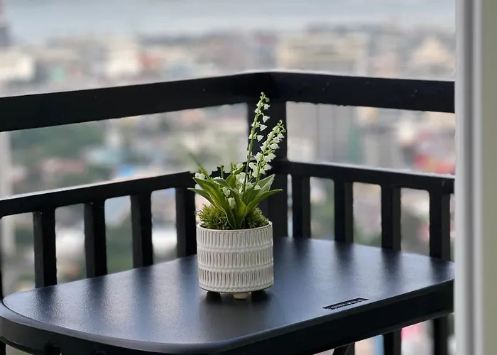 Aparthotel Near Ayala In Cityscape Grand Tower Cebu